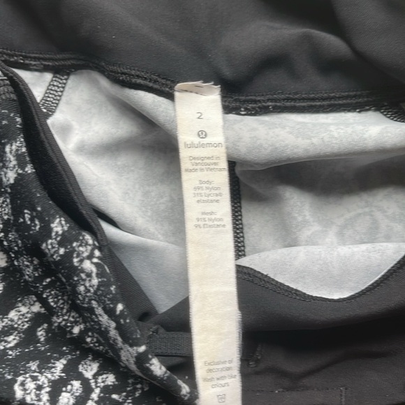 Lululemon Pace Rival Crop 22" in Achromatize Ice Grey Black Size 2 - Picture 8 of 11